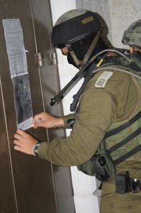 maskedfliering-266x400.jpg